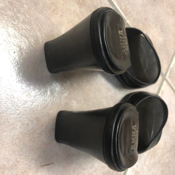 Anna Sui Sexy Black Leather Mules - Picture 3 of 4